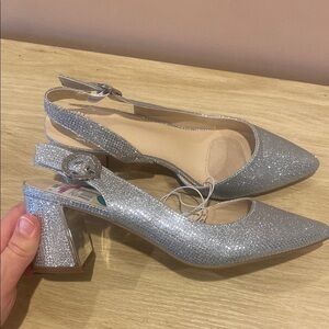 NWT Jones New York Elegant Silver Glitter Women's Heels